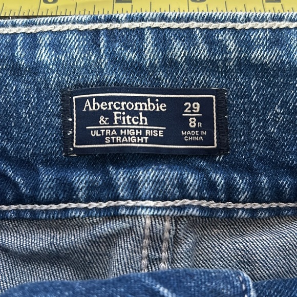 Abercrombie & Fitch, high-rise belted utility pocket crock jeans, size 29 - Picture 4 of 9